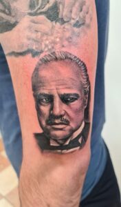 keresztapa don corleone tetovalas felkaron realisztikus